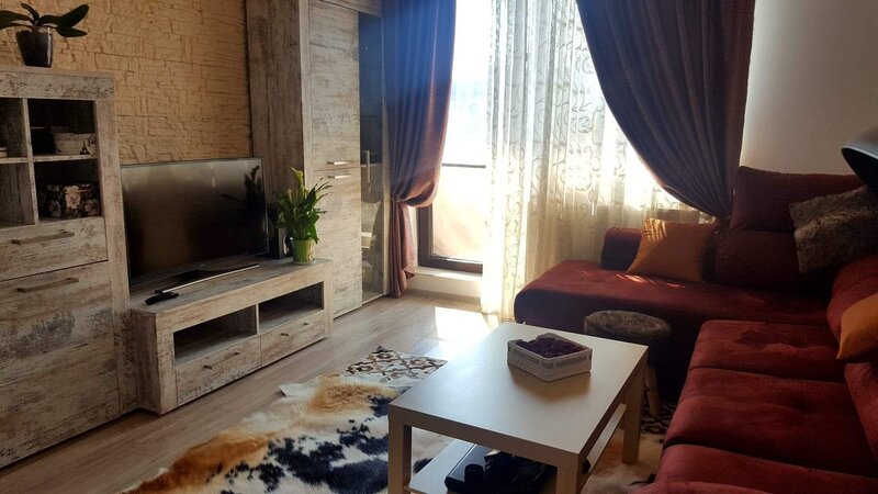 Plaza, Lujerului, inchiriez apartament 2 camere.