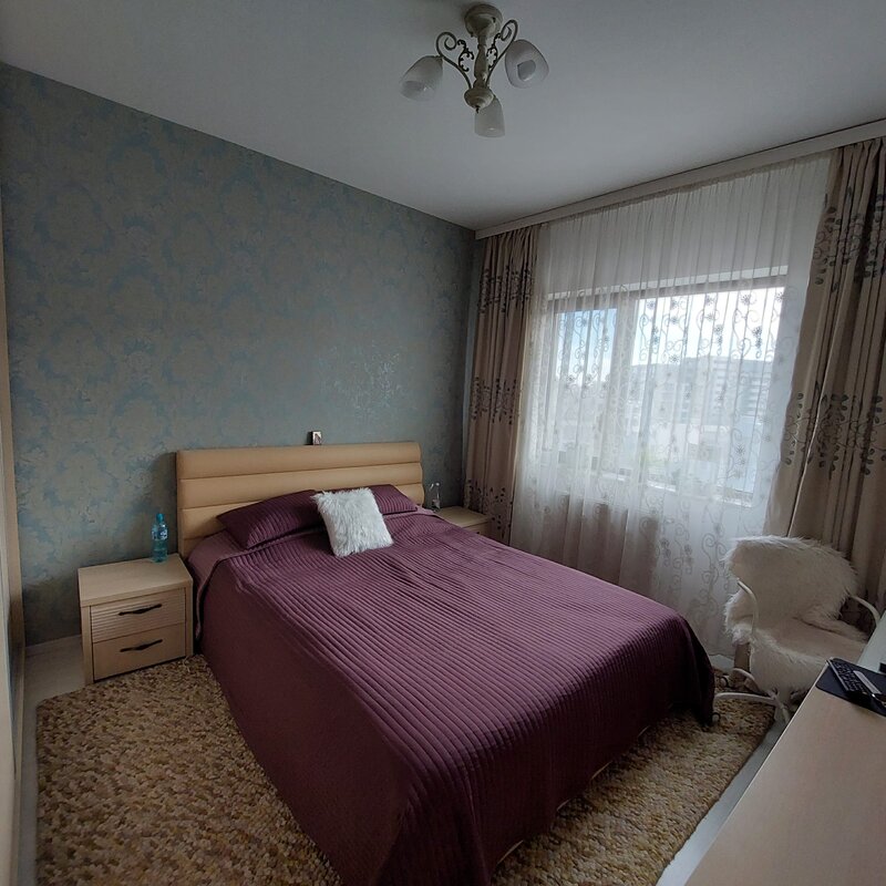 Plaza, Lujerului, inchiriez apartament 2 camere.