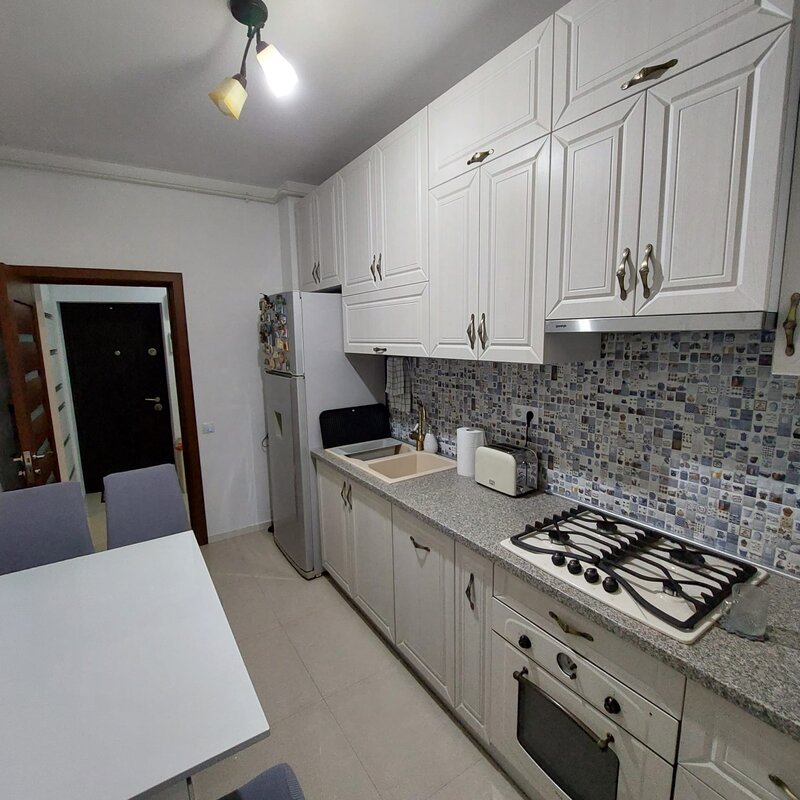 Plaza, Lujerului, inchiriez apartament 2 camere.